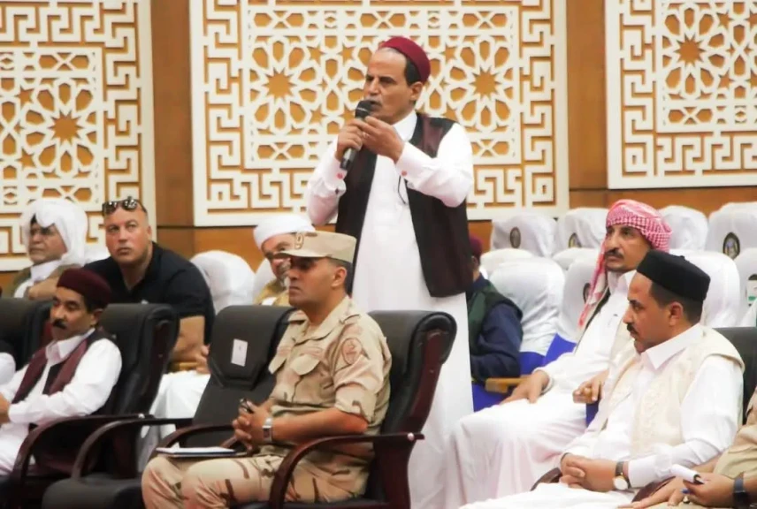 المنطقة الغربية العسكرية تنظم لقاء مع شيوخ وعواقل محافظة مطروح‎