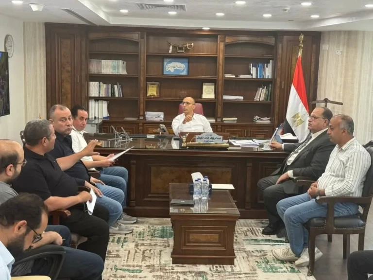 رئيس جهاز القاهرة الجديدة يلتقي سكان بيت الوطن و دار مصر لمناقشة مقترحاتهم ومطالبهم