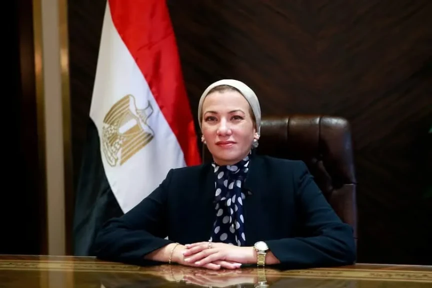 وزيرة البيئة توجه برفع درجة التأهب والتنسيق لتكثيف عمليات خدمات النظافة ومواجهة الذبح العشوائي بالشوارع