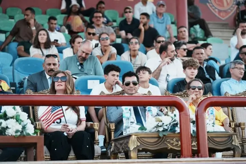 سفيرة الولايات المتحدة تحضر بطولة خوفو للشباب لدعم منتخب بلادها أمام كولومبيا