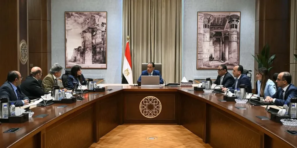 رئيس الوزراء يستعرض التوصيات والمقترحات المطروحة خلال البرنامج التليفزيوني ”المواجهة”
