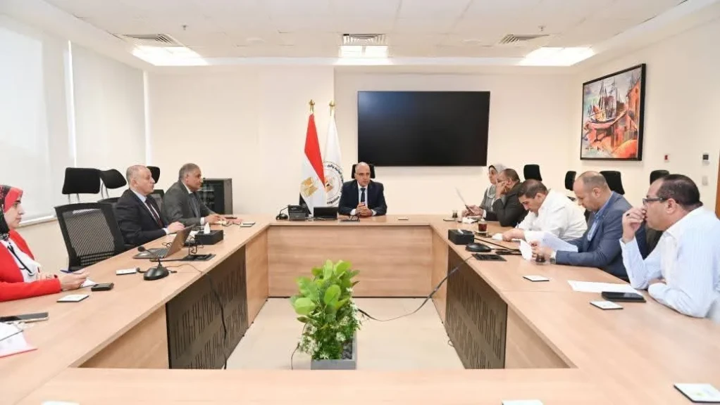 وزير الري يلتقى عدد من  أعضاء مجلس النواب لمناقشة طلبات المواطنين
