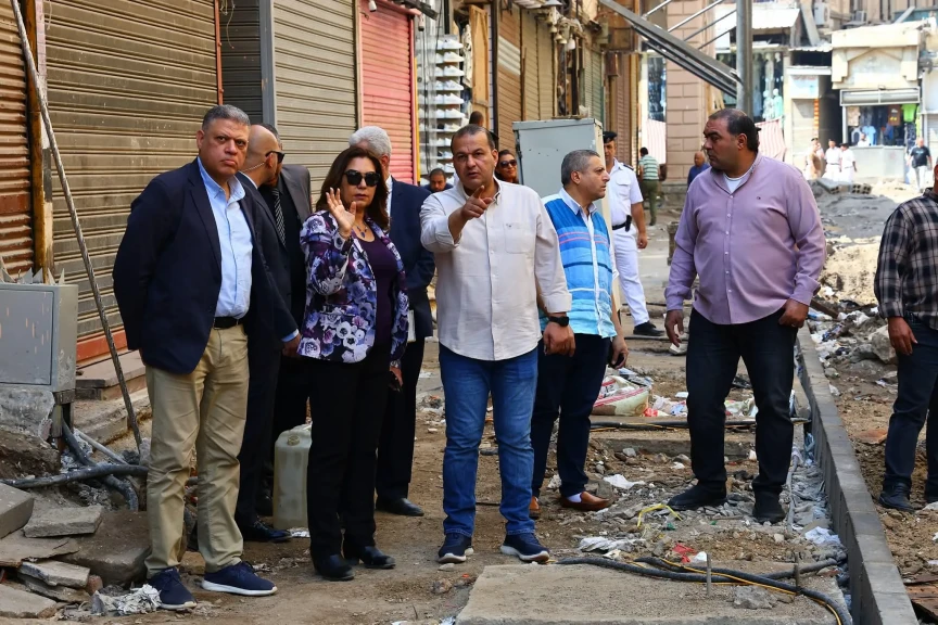 وزيرة التنمية المحلية تتفقد أعمال تنفيذ المرحلة الأولى من تطوير سوق العتبة بحي الموسكي بالقاهرة