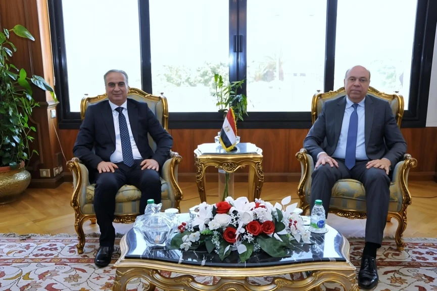 وزير الطيران المدني يلتقي رئيس جهاز حماية المستهلك لبحث سبل التعاون المشترك بين الجانبين.