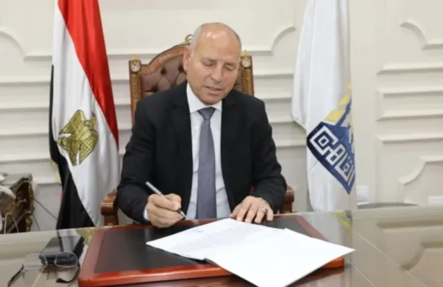 عاجل .. محافظ القاهرة يعتمد نتيجة الفصل الدراسى الثاني للشهادة الإعدادية بنسبة نجاح 77%