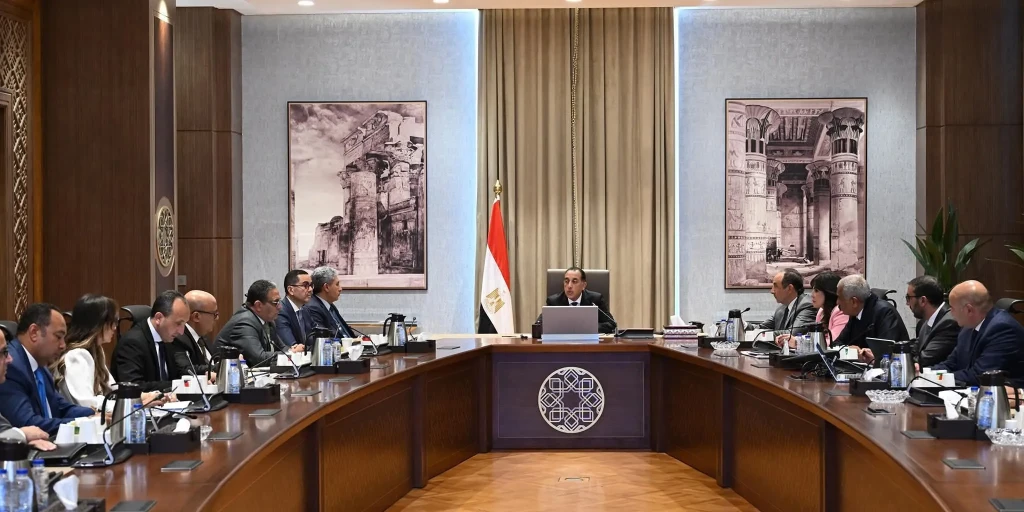 رئيس الوزراء يتابع خطط تطوير 7 فنادق تاريخية سبق طرحها ضمن برنامج الطروحات الحكومية