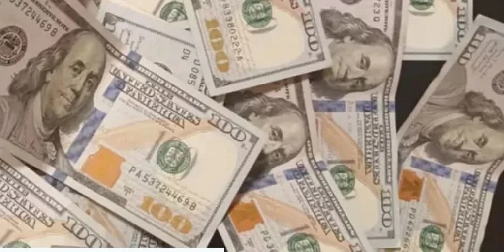 آخر تطورات سعر صرف الدولار أمام الجنيه فى البنوك الرئيسية في منتصف حركة التعاملات اليوم