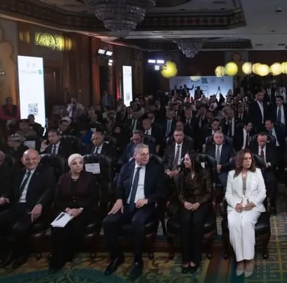 محافظ المنيا يشارك في تدشين ”مبادرة سكن كريم من أجل حياة كريمة”