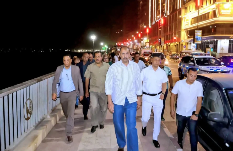 محافظ سوهاج يتفقد أعمال تنفيذ الهوية البصرية وتطوير عدد من المحاور بمدينة سوهاج