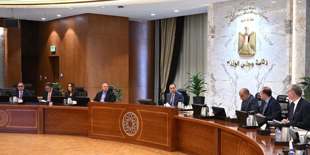 رئيس الوزراء يترأس اجتماع ”لجنة الأزمات” لمتابعة تداعيات العمليات العسكرية الإيرانية ـ الإسرائيلية
