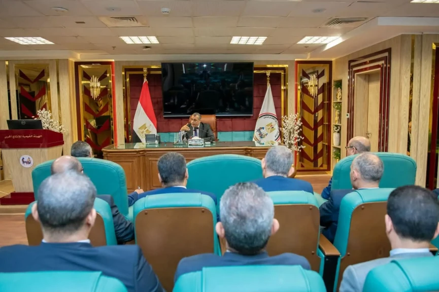وزير الدولة للإنتاج الحربي يلتقي رؤساء البعثات الدبلوماسية والقنصلية المصرية بالخارج
