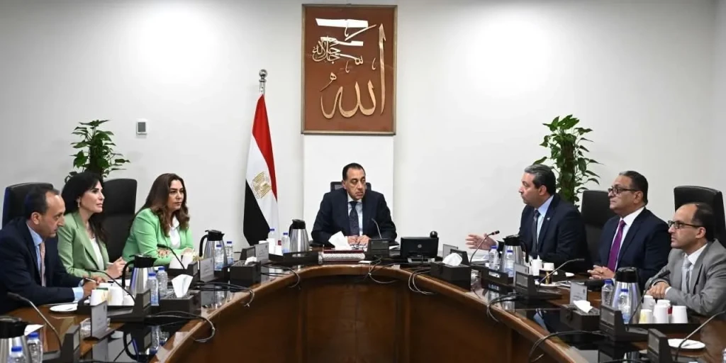 رئيس الوزراء يتابع موقف تنفيذ المشروعات والفرص الاستثمارية بمحافظة دمياط