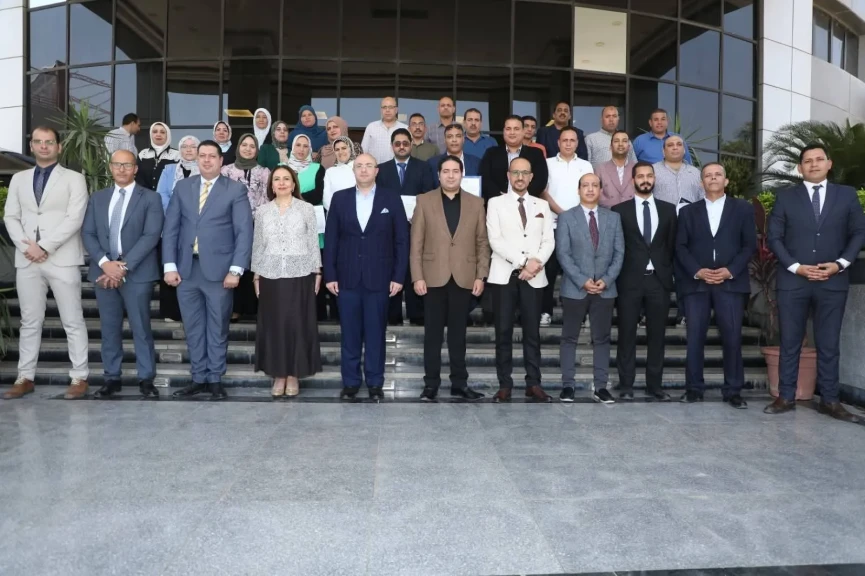 محافظ بني سويف يشهد تسليم شهادات اجتياز البرنامج التدريبي لعدد 200 متدرباً