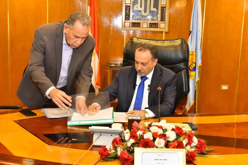 محافظ أسيوط يعتمد نتيجة امتحانات الفصل الدراسي الثاني للشهادة الاعدادية