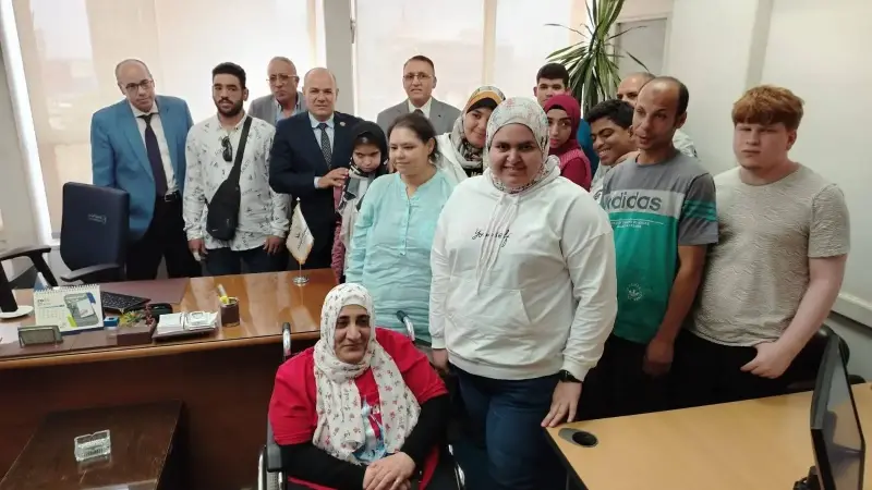 وزارة العمل تعلن عن تسليم عقود عمل جديدة لذوي همم القاهرة