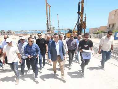 وزير الإسكان يتفقد مشروع بحيرات نيو مارينا والطرق والمداخل  بـمارينا الساحل الشمالي
