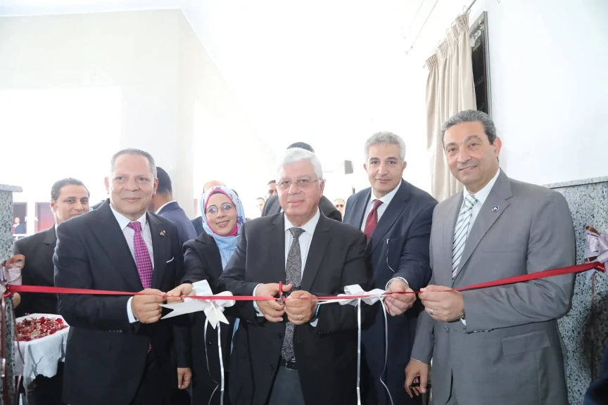 وزير التعليم العالي ومحافظ دمياط ورئيس جامعة دمياط يفتتحون ويتفقدون عددًا من المشروعات التعليمية والصحية بجامعة دمياط  • افتتاح أعمال تطوير المدينة الجامعية للطالبات