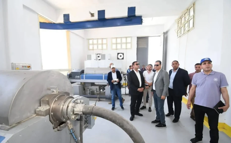 وزير الإسكان ومحافظ القليوبية يتابعان مشروعات مياه الشرب والصرف الصحى بحياة كريمة