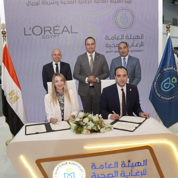 قطاع منتجات التجميلية الطبية بشركة لوريال مصر و هيئة الرعاية الصحية بمصر يوقعان مذكرة تفاهم خلال فعاليات معرض ومؤتمر صحة إفريقيا “Africa Health ExCon” 2025
