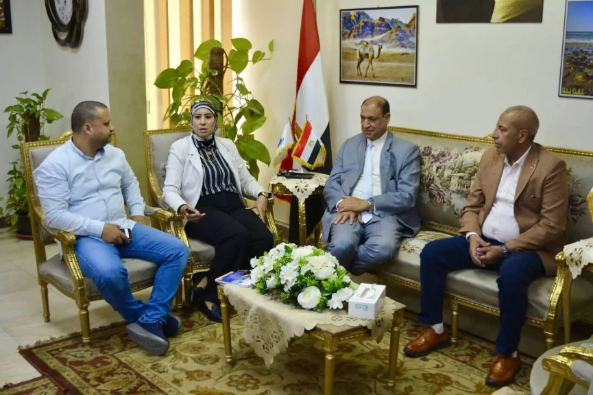 رئيسا جهاز السويس الجديدة والمناطق الحرة يناقشان تطوير المنطقة الحرة للاستثمار بعتاقة