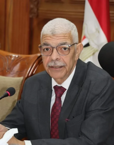 رئيس جامعة المنوفية  يراس إجتماع لجنة المنشآت الجامعية  ويتابع الموقف التنفيذى للمشروعات الجارى العمل بها
