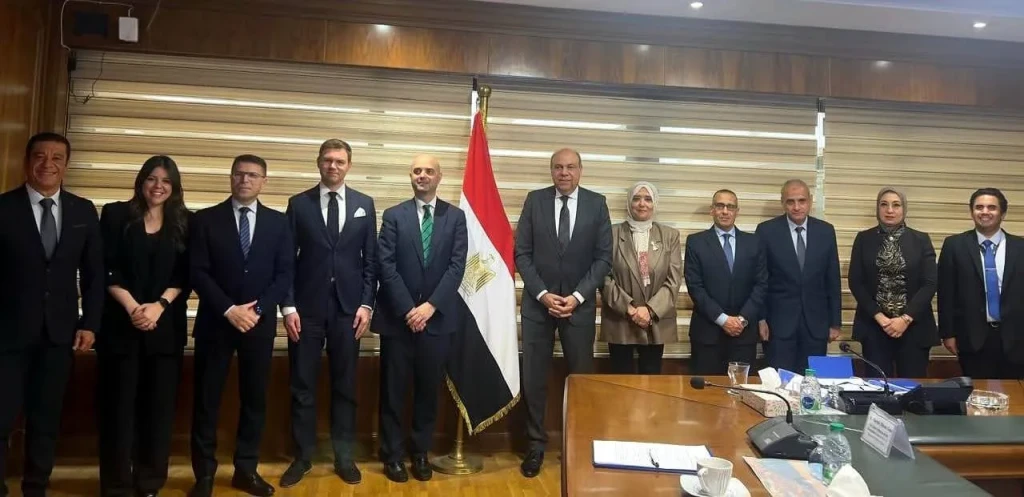وزير الطيران المدني يلتقي وفد المنظمة الدولية للهجرة (IOM) التابعة للأمم المتحدة لبحث أوجه التعاون