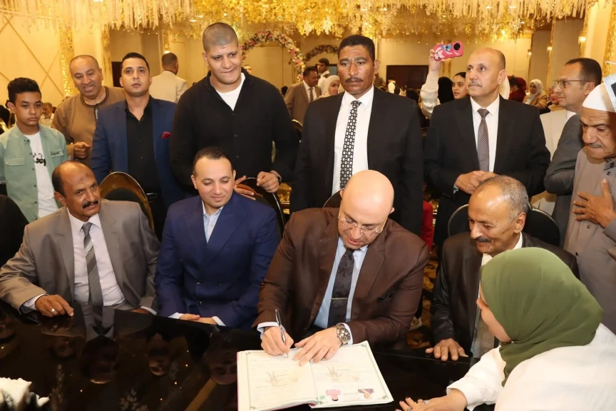 محافظ بني سويف يشهد عقد قران أخت الشهيد عمرو محمد سيد عبد الرحيم
