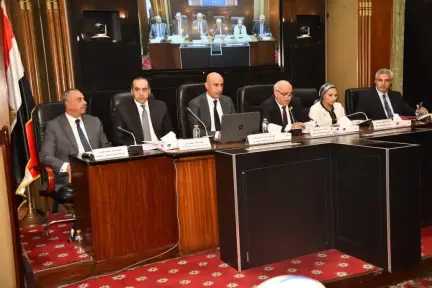وزير التربية والتعليم يواصل مناقشة تفاصيل مشروع تعديل قانون التعليم