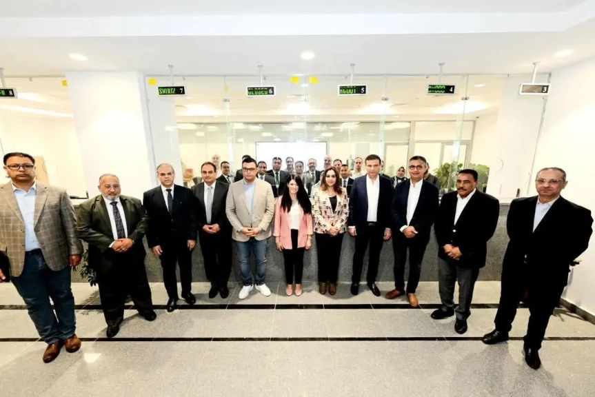 وزراء الإسكان والتخطيط والتنمية المحلية  يفتتحون المركز التكنولوجي لخدمة المواطنين