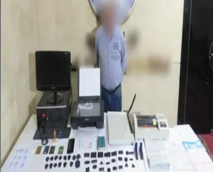 الداخلية: ضبط مالك شركة لإلحاق العمالة بالخارج والنصب والاحتيال على المواطنين بالجيزة