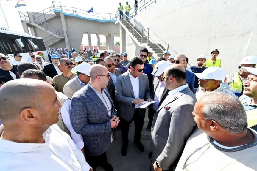 وزير الإسكان ومحافظ بني سويف يتفقدان محطة معالجة صرف صحي طحا البيشة بمركز ببا