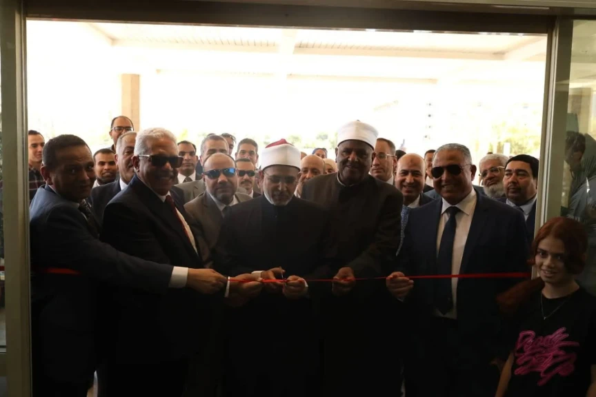 أمين عام هيئة كبار العلماء ورئيس جامعة الأزهر  يفتتحون مباني جديدة بطب أسيوط