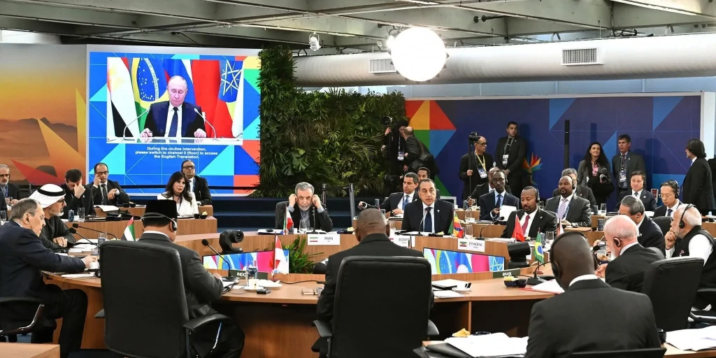 رئيس الوزراء: علينا تعزيز تعاوننا والتركيز على المصالح المشتركة والعمل معًا للتغلب على التحديات الراهنة