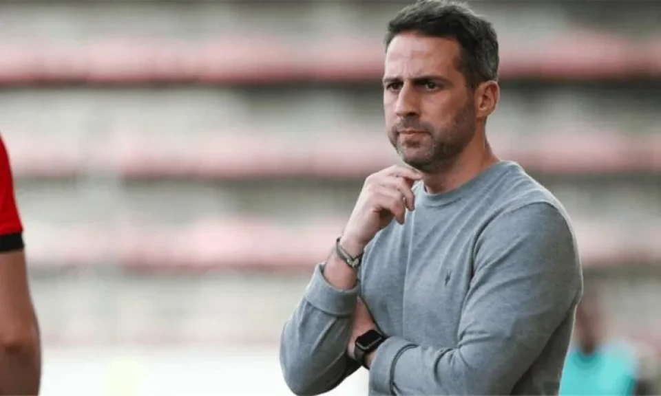 جلسة للجهاز الفني للزمالك مع اللاعبين علي هامش مران الفريق