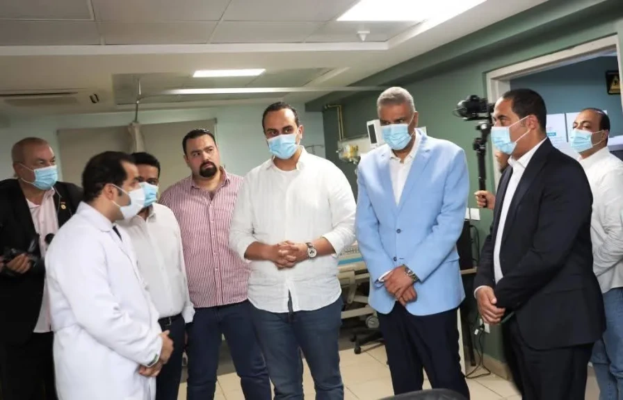 محافظ أسوان ورئيس الهيئة العامة للرعاية الصحية يتابعان منظومة التأمين الصحى الشامل