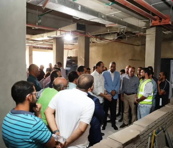 محافظ أسوان ورئيس الهيئة العامة للرعاية الصحية يتفقدان مشروع تطوير مستشفى أسوان
