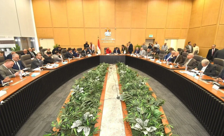 وزير الإسكان يعقد اجتماعه الدوري مع أعضاء البرلمان بمجلسيه النواب والشيوخ