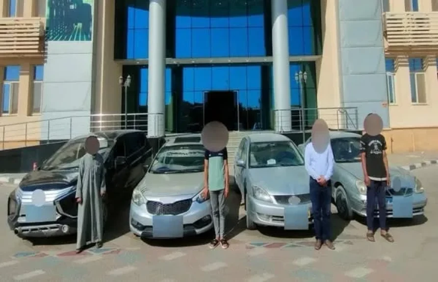 الداخلية تكشف ملابسات فيديو تضمن آداء 4 من قائدي السيارات حركات استعراضية بالجيزة وتضبطهم