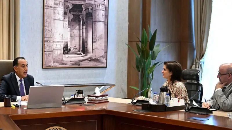 رئيس الوزراء يلتقي المدير الإقليمي لمنظمة الصحة العالمية لإقليم الشرق الأوسط