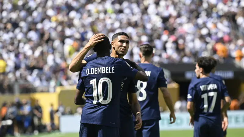 باريس سان جيرمان يفاجئ ريال مدريد بثلاثية ينهي بها الشوط الأول ويضع قدماً في النهائي أمام تشيلسي