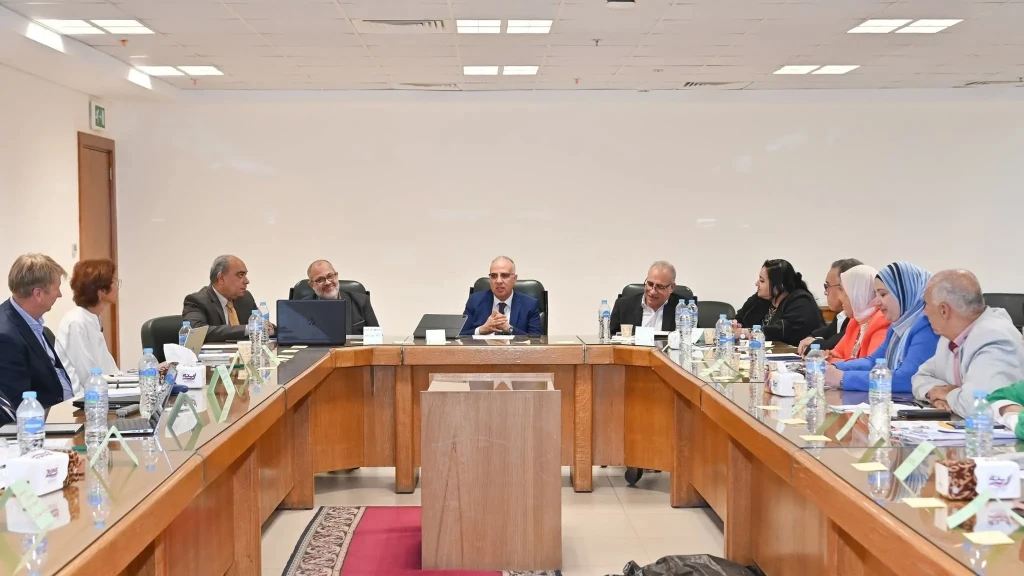 وزير الري يشهد فعاليات ورشة عمل مشروع دراسة جدوى تثبيت خط الشاطئ بشرق مصرف كيتشنر