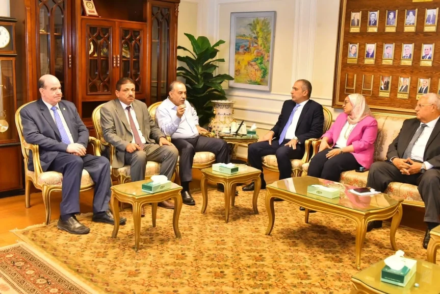محافظ أسيوط يبحث مع الرئيس التنفيذي للبنك الزراعي المصري آفاق التعاون