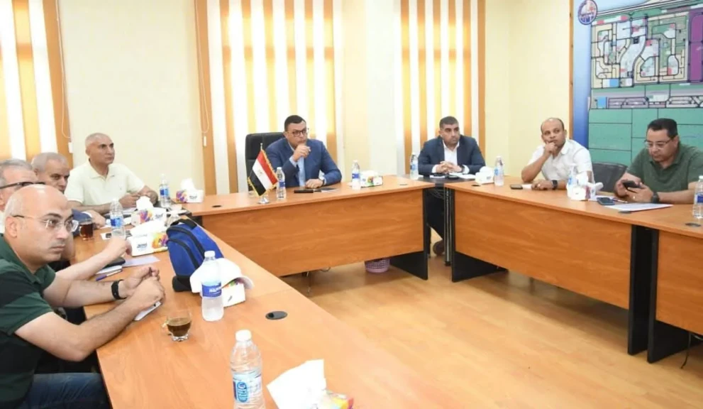 وزير الإسكان يصل النوبارية الجديدة ويعقد اجتماعًا لمتابعة سير العمل بمختلف القطاعات بالمدينة