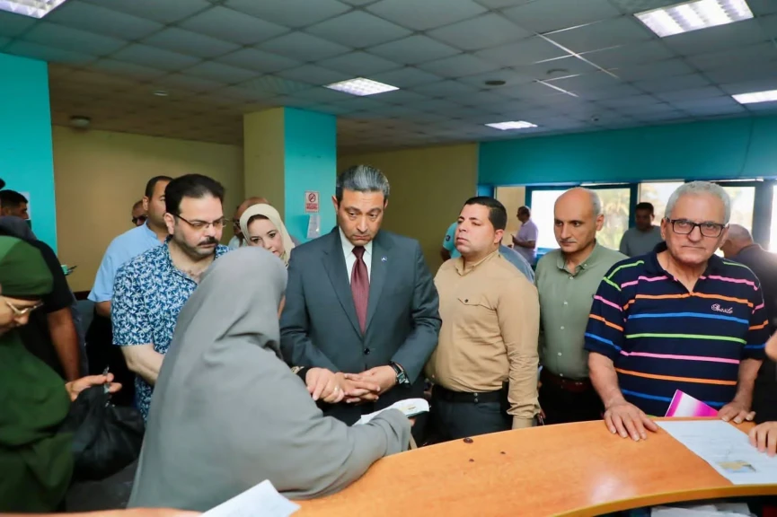 محافظ دمياط يتفقد المركز التخصصي للقلب والجهاز الهضمي للاطمئنان على مستوى الخدمات الطبية المقدمة للمرضى