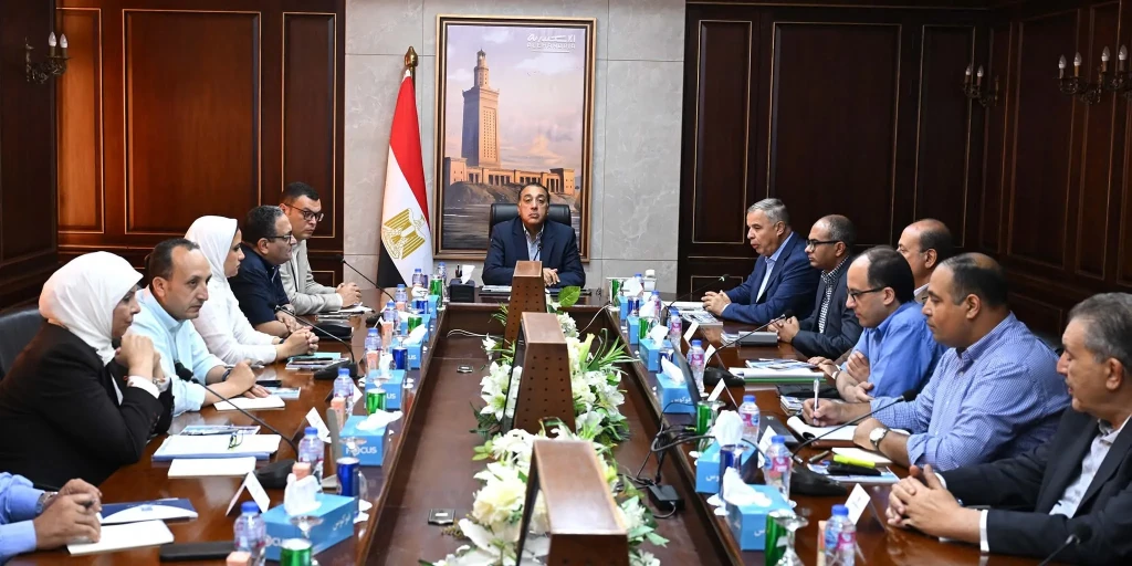 رئيس الوزراء يستعرض الموقف التنفيذي لأبرز المشروعات المُنفذة والجارية بالإسكندرية