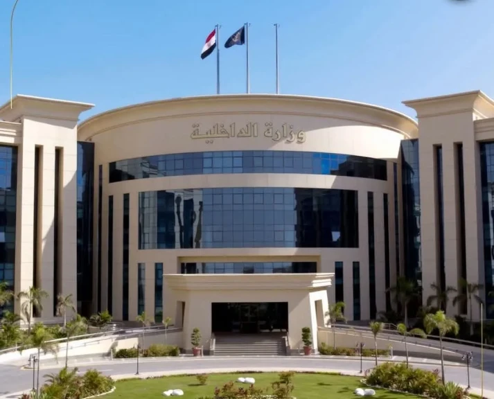 الداخلية: إحالة ضابطي شرطة للتحقيق لتجاوزهما مع مواطنين بالشرقية