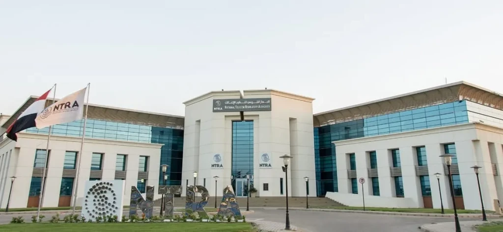 القومي لتنظيم الاتصالات يُقر تعويضات لعملاء الإنترنت الثابت مسبقي الدفع المتأثرين بنسبة ٥٠٪؜ من الباقة الأساسية كباقة مجانية إضافية  وخصم ٣٠٪؜ من الفاتورة الشهرية