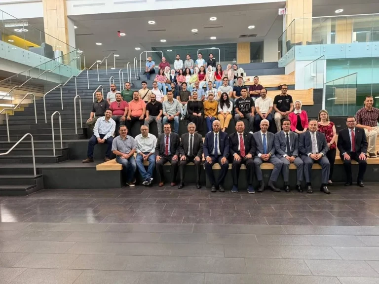 رئيس جامعة المنوفية يلتقي بالطلاب المصريين المشاركين في برامج التدريب الصيفي بجامعة لويفيل الأمريكية