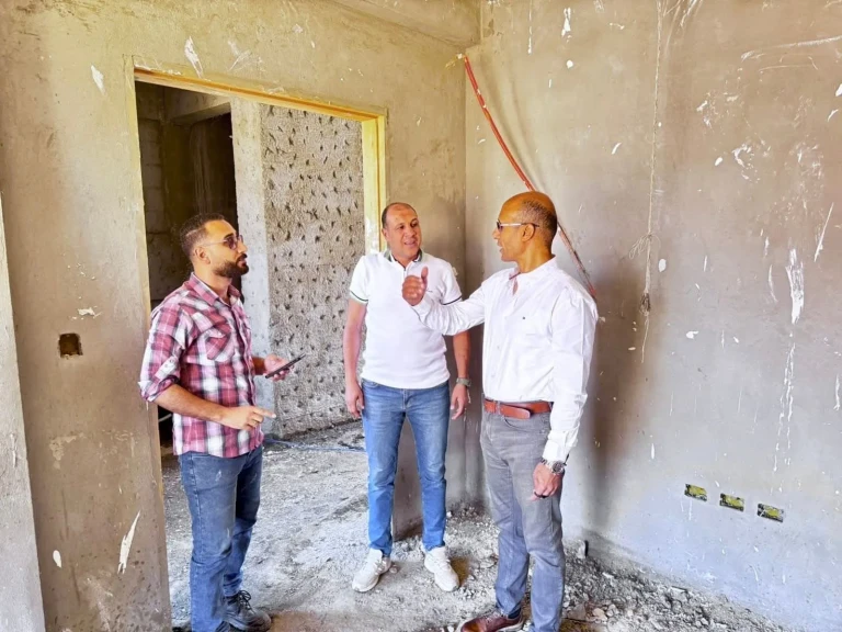 رئيس جهاز مدينة القاهرة الجديدة يتفقد مشروعات الإسكان وتطوير الطرق