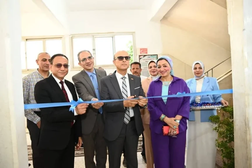 رئيس جامعة أسيوط يفتتح مركزًا لصحة وسلامة الغذاء ومعملًا للدراسات العليا بكلية الطب البيطري